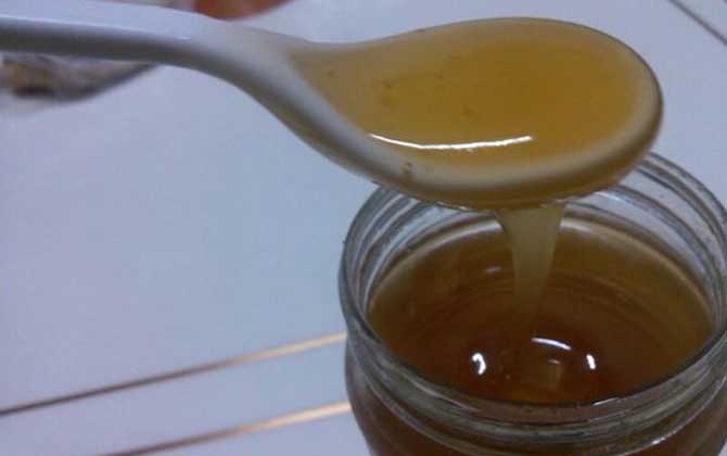 真蜂蜜大概多少錢一斤?最便宜的都要50元,有些甚至要200多元! 蜂蜜