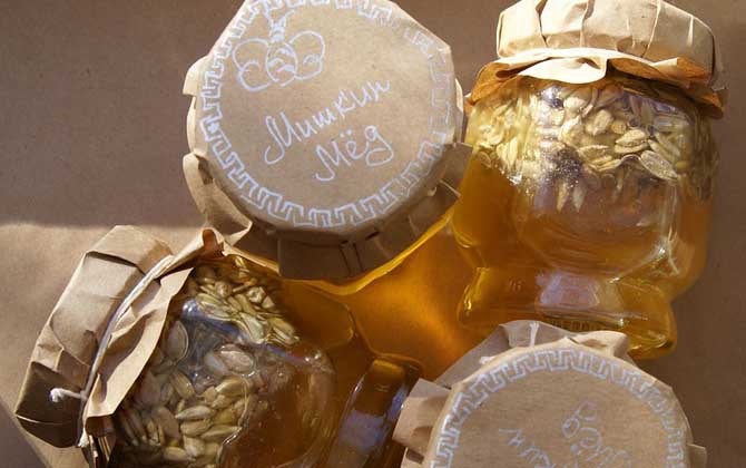 蜂蜜有保質(zhì)期嗎?保質(zhì)期多久?實(shí)際上蜂蜜沒(méi)有嚴(yán)格意義的保質(zhì)期! 蜂蜜