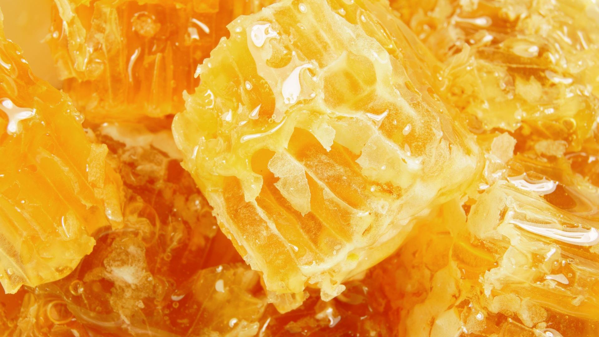 成熟蜂蜜可以保存50年嗎(蜂蜜的保質期有多長) 成熟蜂蜜可以保存50年嗎(蜂蜜的保質期有多長)