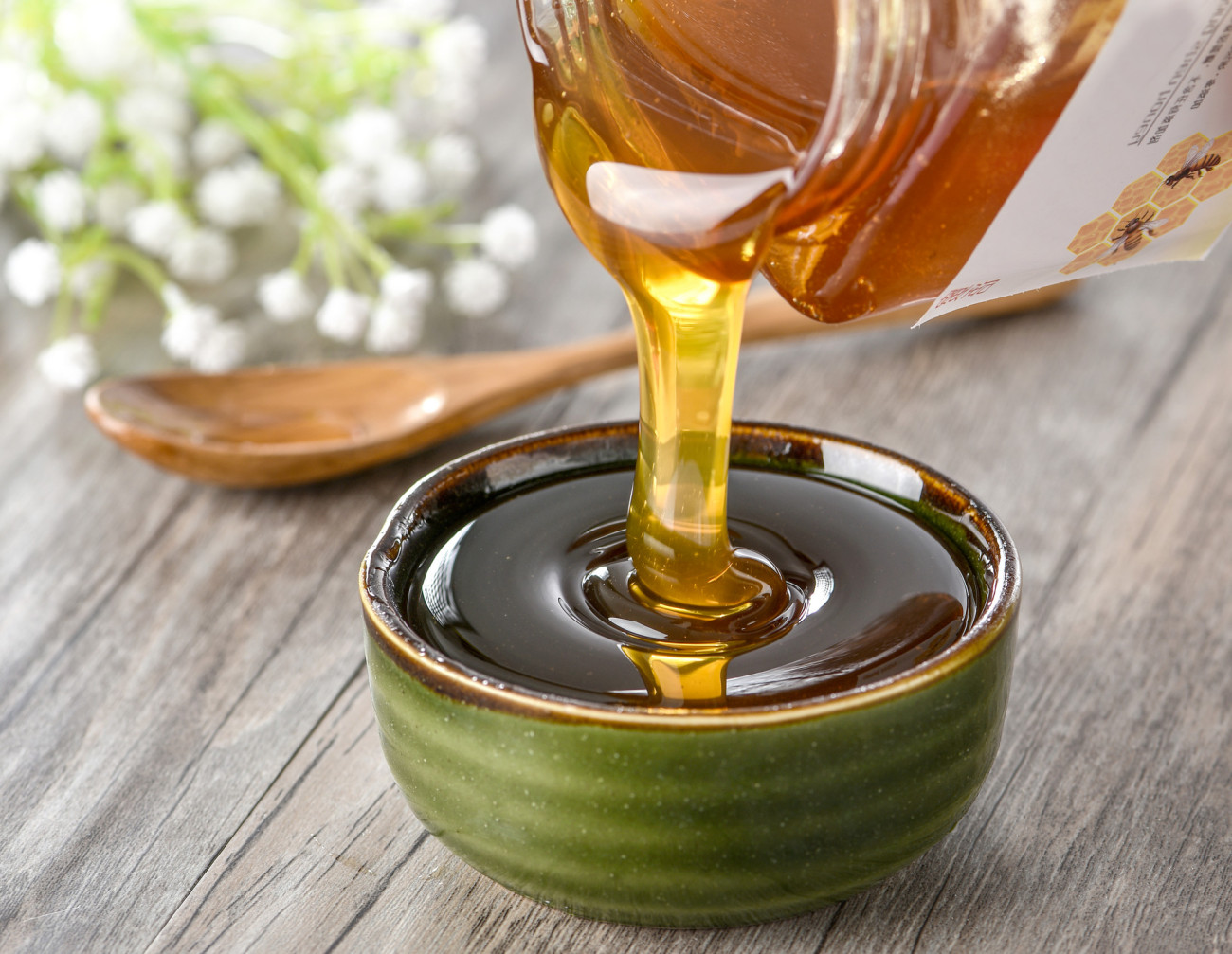 蜂蜜對燒傷有什么作用與功效(蜂蜜的功效) 蜂蜜對燒傷有什么作用與功效(蜂蜜的功效)