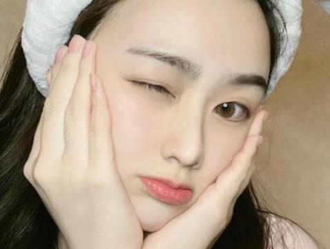 面部皮膚油膩？學(xué)會(huì)這3個(gè)洗臉小技巧，讓你遠(yuǎn)離“毛孔粗大”煩惱