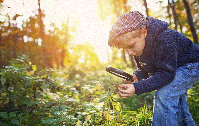 孩子總問月亮上是不是真有嫦娥和玉兔 “媽媽,月亮上有沒嫦娥?”中秋節寶寶靈魂發問,媽媽的回答很贊
