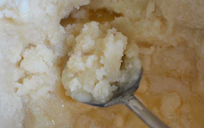 蜂蜜變質(zhì)后的圖片是什么樣的(出現(xiàn)這4種情況,說明蜂蜜已經(jīng)變質(zhì)) 蜂蜜變質(zhì)后的圖片是什么樣的(出現(xiàn)這4種情況,說明蜂蜜已經(jīng)變質(zhì))