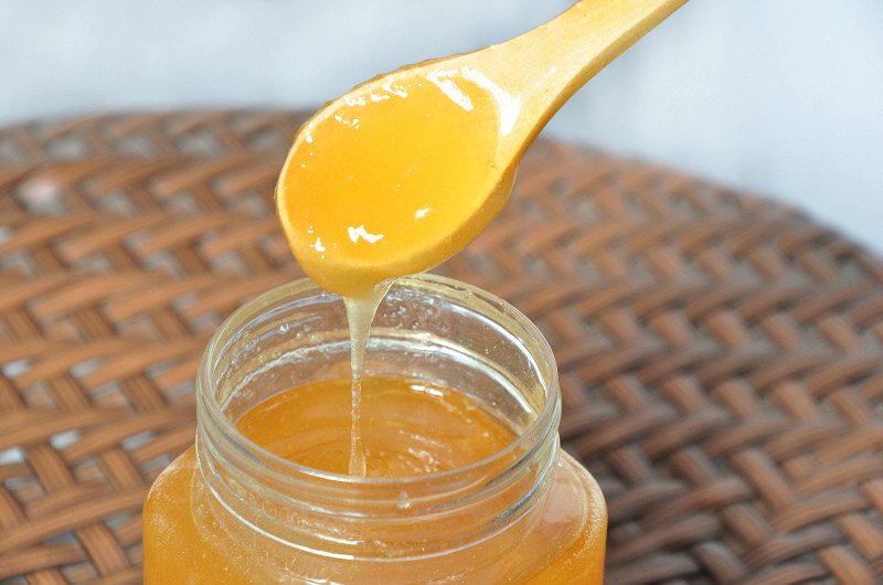 蜂蜜有點酸味是不是不成熟(蜂蜜喝著有酸味是不是壞了) 蜂蜜有點酸味是不是不成熟(蜂蜜喝著有酸味是不是壞了)