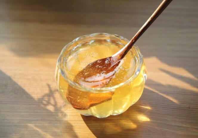 蜂蜜起沫是怎么回事還能喝嗎?(蜂蜜起沫的原因) 蜂蜜起沫是怎么回事還能喝嗎?(蜂蜜起沫的原因)