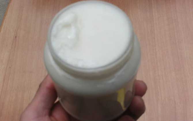 黑蜂雪蜜和普通蜂蜜的區(qū)別（黑蜂蜂蜜和普通蜂蜜的對(duì)比）