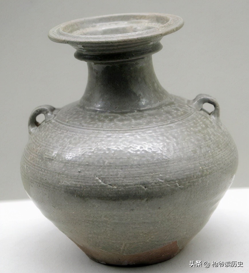 中國最早的瓷器出現在什么時代？是如何發展的？