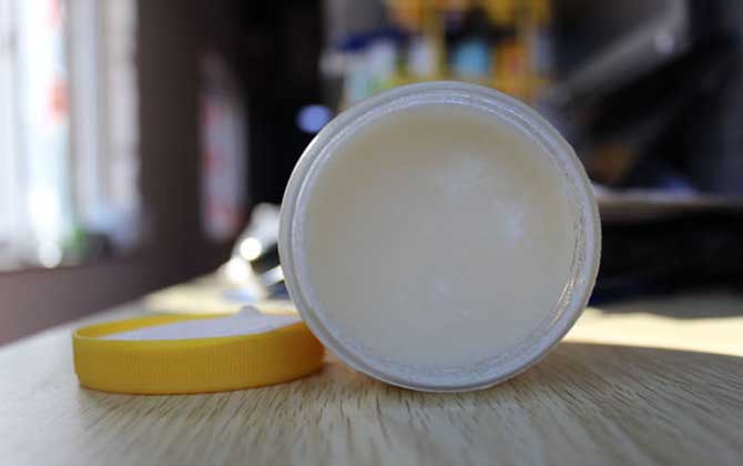 女人吃蜂蜜的好處有哪些？女人經(jīng)常喝蜂蜜，這7個(gè)好處跑不了！