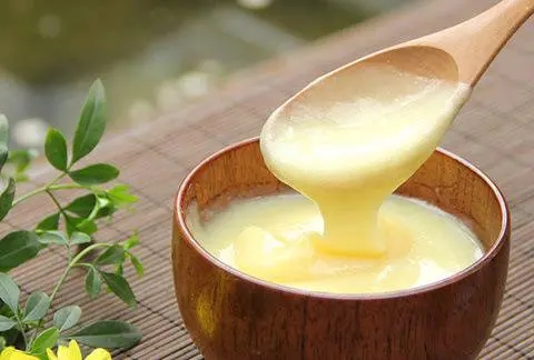 蜂王漿的提取過(guò)程（蜂王漿是怎么提取的）